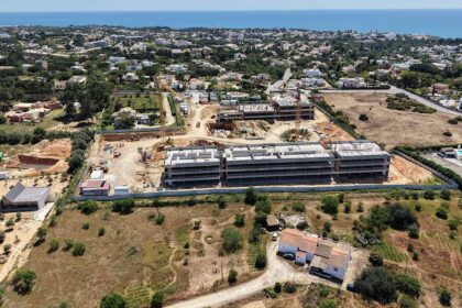 Joint venture entre Carvoeiro Branco e TPS prevê 724 novas residências em três projetos imobiliários no Algarve.