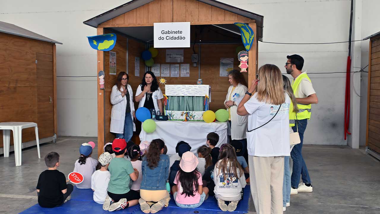 Centro de Saúde das Brincadeiras envolveu cerca de 800 crianças em Loulé, numa iniciativa para reduzir o medo dos serviços de saúde.