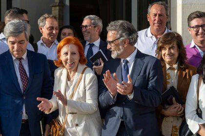 Governo quer aplicar o modelo da Armona ao Farol e Hangares para regularizar casas e dar mais competências a Faro.