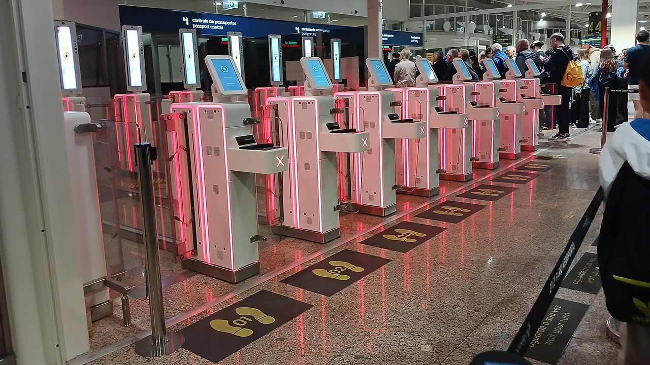 Agências de viagens alertam para os danos reputacionais causados pelas filas nos aeroportos portugueses.