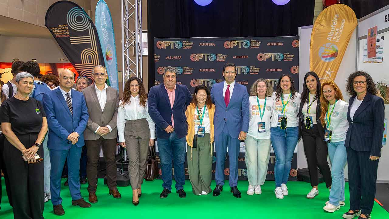 O Fórum OPTO reúne escolas, universidades e atividades para jovens em Albufeira.