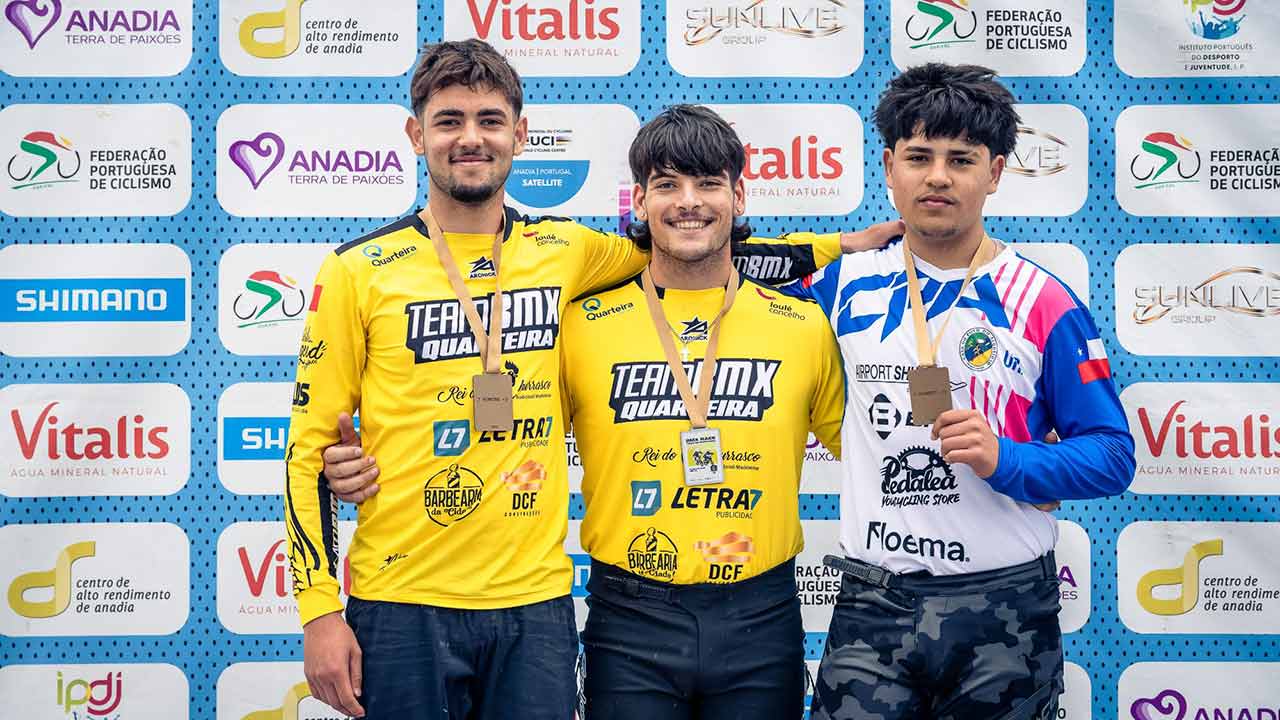 Renato da Silva e Íris Moraru venceram hoje na sexta ronda da Taça de Portugal de BMX em Sangalhos.