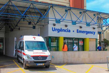 Utente morreu depois de esperar quatro horas para ser observado na urgência do hospital de Faro.
