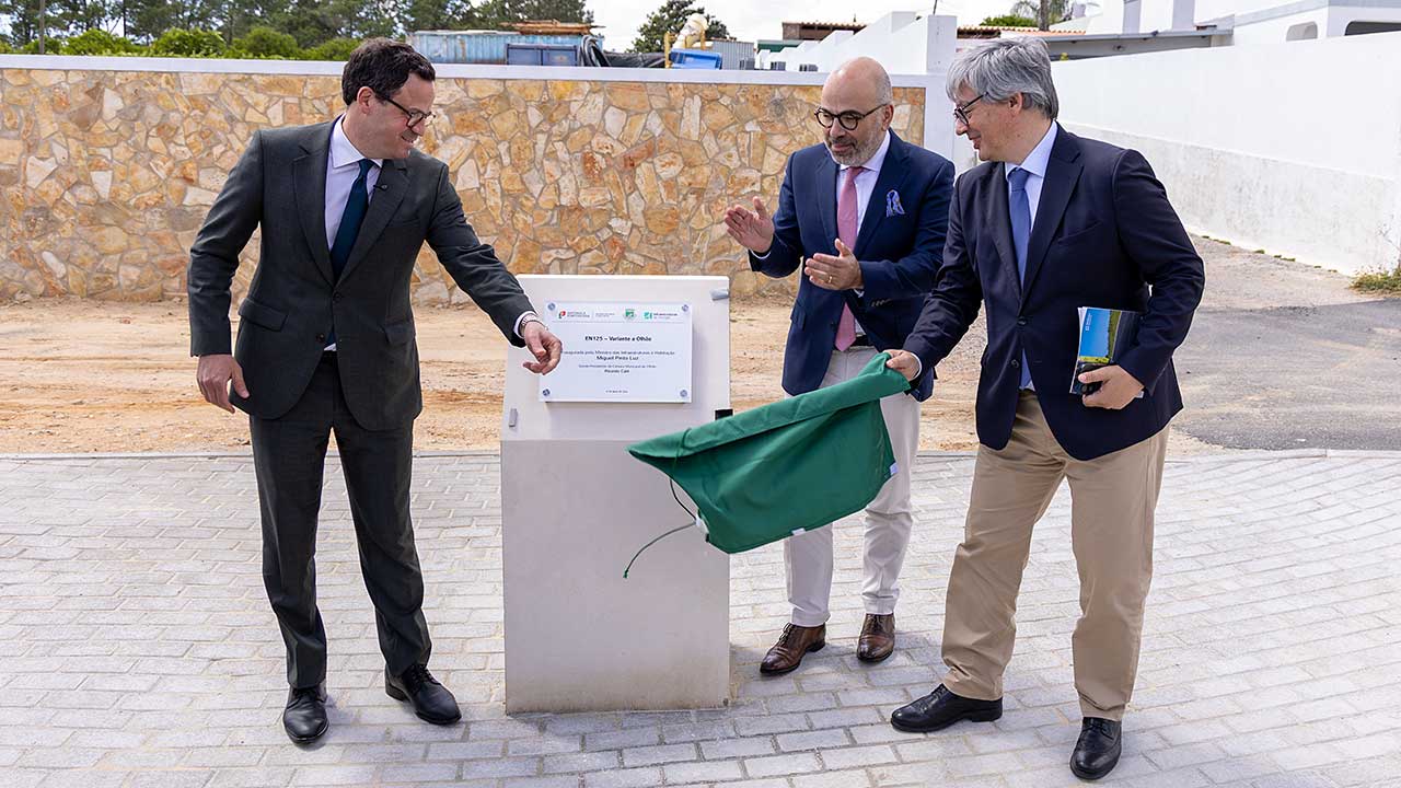 Nova Variante a Olhão, hoje inaugurada, já retira trânsito e devolve Avenida D. João VI à cidade.