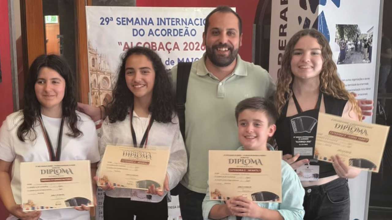 Algarve esteve representado por jovens acordeonistas em várias categorias nacionais e internacionais em Alcobaça.