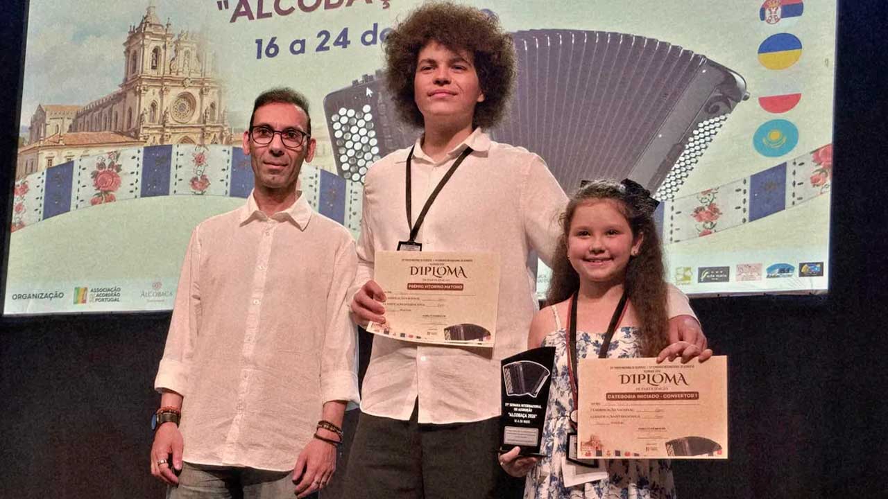 Algarve esteve representado por jovens acordeonistas em várias categorias nacionais e internacionais em Alcobaça.