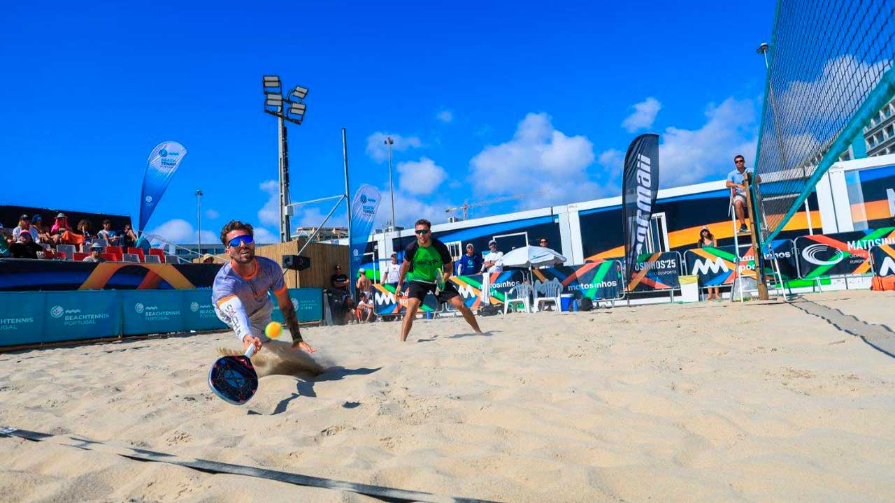 Desporto em Portimão ganha dimensão internacional com beach tennis, futebol jovem e outras competições ao longo de junho.