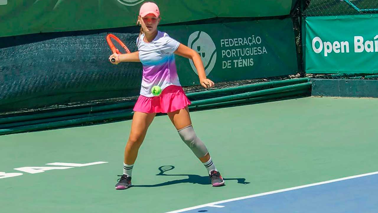 Desporto em Portimão ganha dimensão internacional com beach tennis, futebol jovem e outras competições ao longo de junho.