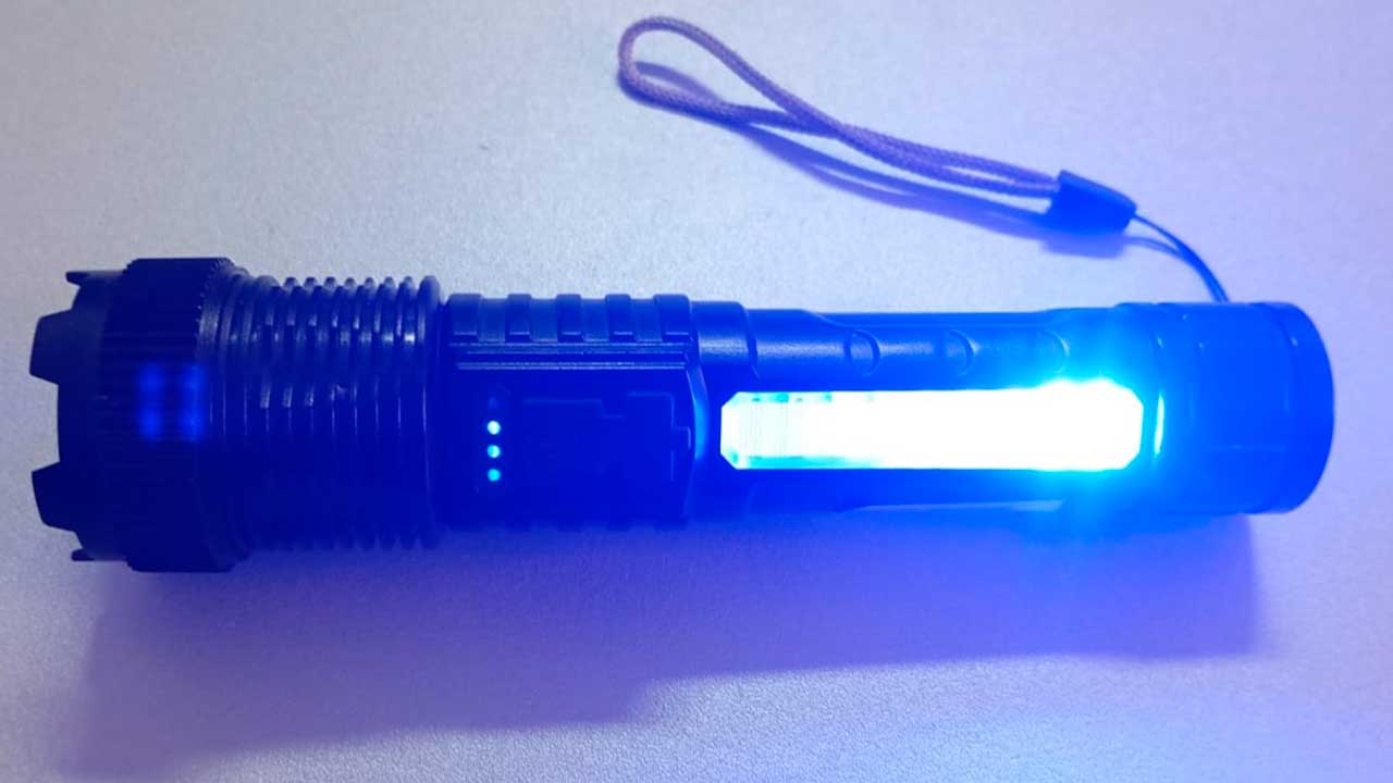 Falsa ordem de paragem terá sido feita com uma luz semelhante à de emergência. A vítima não parou e foi seguida durante alguns quilómetros.