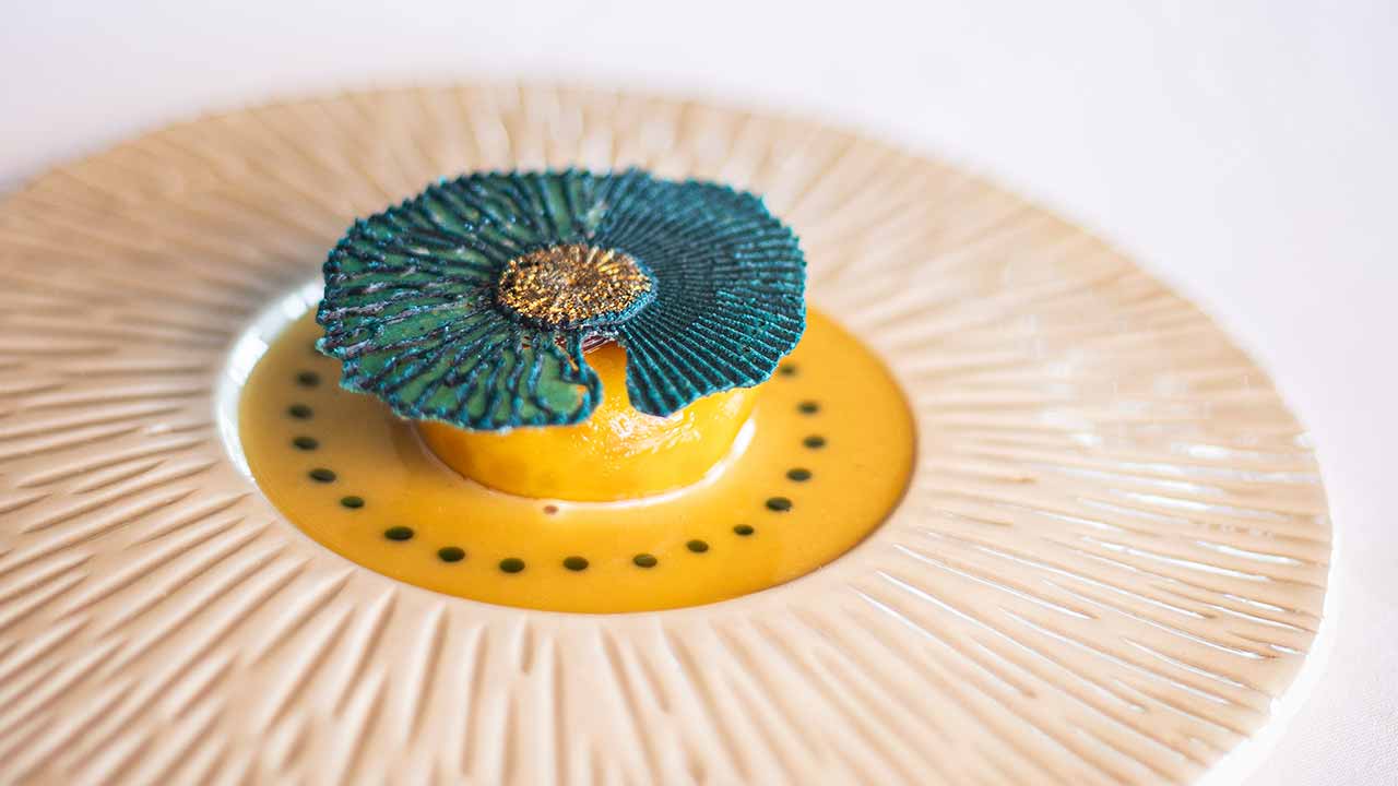 O A Ver Tavira celebra cinco anos com um jantar irrepetível, reunindo cinco chefs de referência e quatro estrelas Michelin numa única noite.