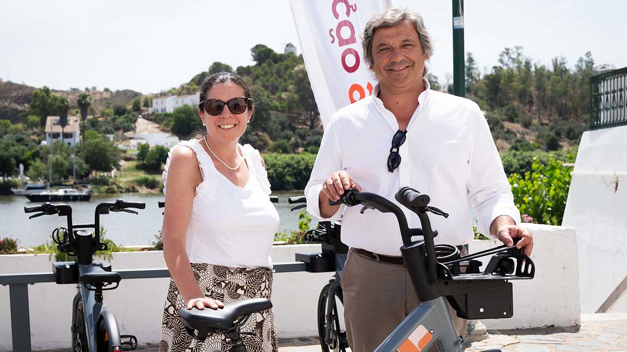 Novo sistema de mobilidade sustentável disponibiliza bicicletas elétricas para residentes e visitantes de Alcoutim.