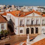 Faro dá início à primeira Assembleia Municipal Jovem, que reúne alunos do 3.º ciclo e do ensino secundário do concelho.