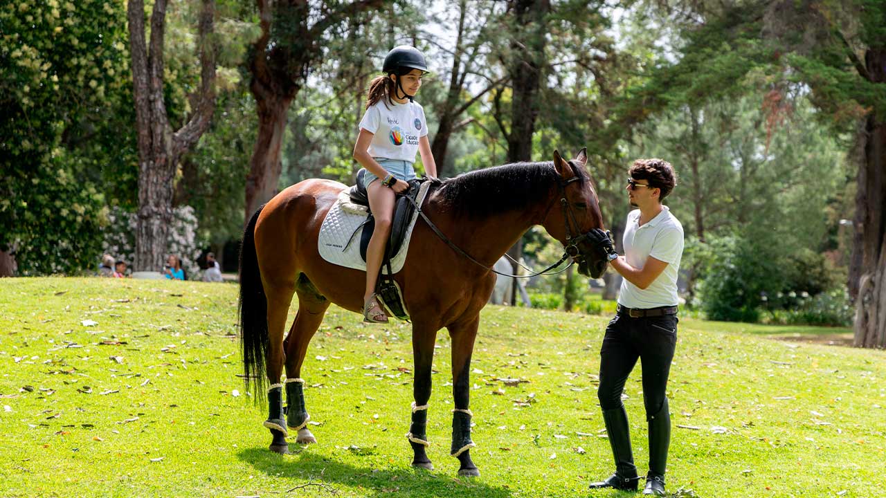 Famílias, jovens e seniores participaram na 7.ª edição do «Bora Lá ao Parque!», realizada no Parque Municipal de Loulé.