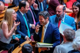 Ventura acusa o Governo de recusar baixar a idade da reforma e explica voto contra.