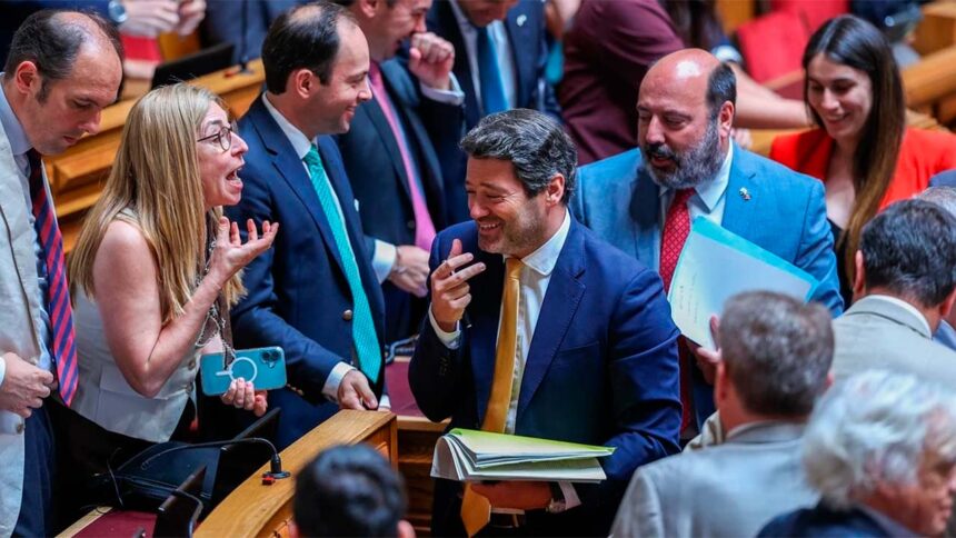 Ventura acusa o Governo de recusar baixar a idade da reforma e explica voto contra.