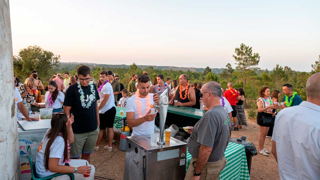 Cortelha recebe o «Hello Summer» com Sunset Party, concertos e DJs para assinalar a chegada do verão.