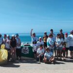 Cerca de 40 participantes envolveram-se em iniciativas de sensibilização ambiental e limpeza de praias.