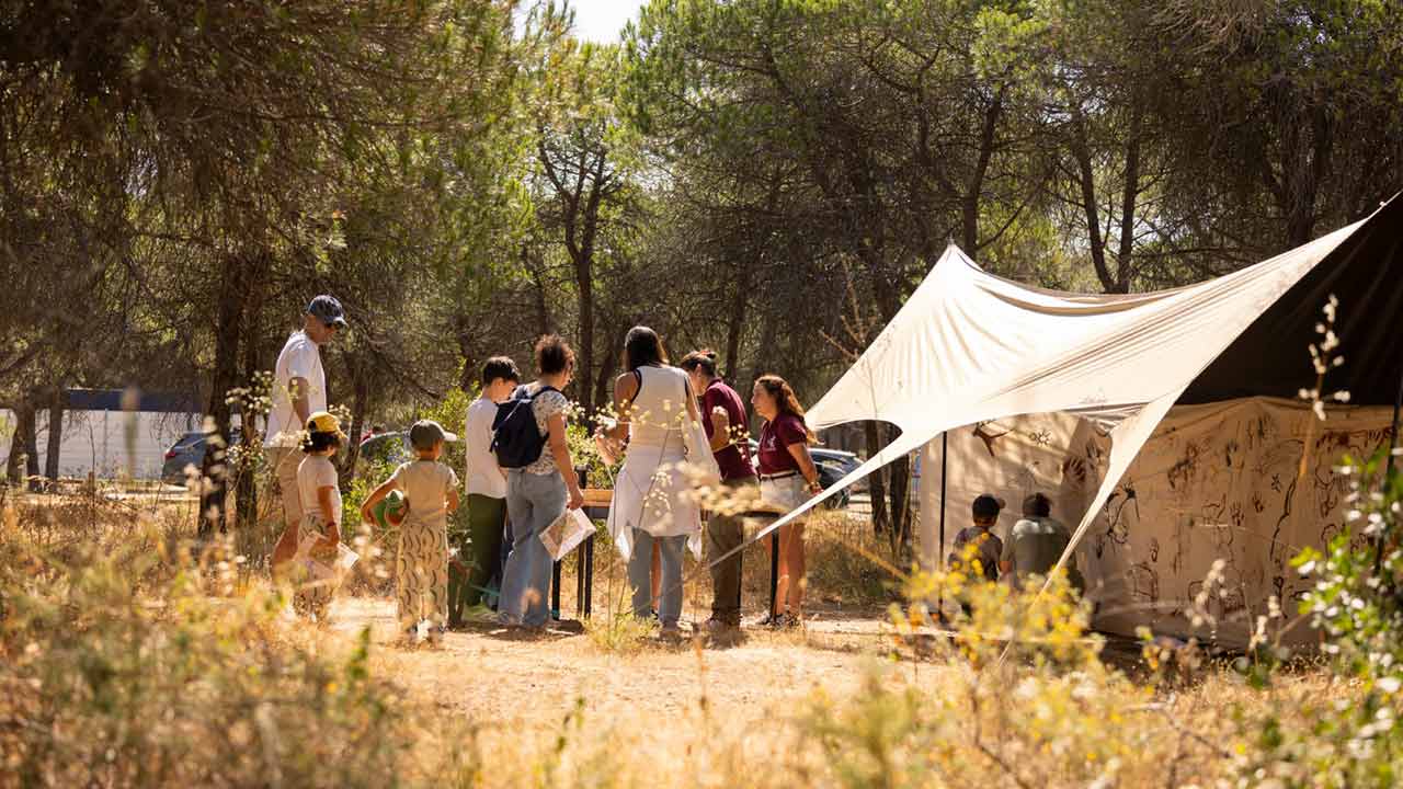 O Campus de Gambelas transformou-se num percurso imersivo de arqueologia que atraiu centenas de visitantes.
