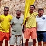 Ferragudo usa bandeiras, painéis e uma aplicação para mostrar o índice UV nas praias e alertar banhistas para a exposição solar.