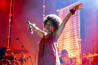 Da música cabo-verdiana ao rock turco, o primeiro dia do Festival MED levou o público a viajar por vários continentes.