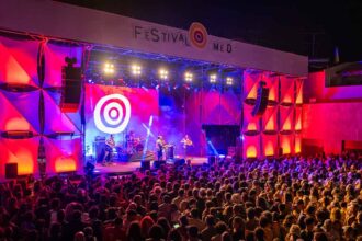 Bonga e Arnaldo Antunes lideraram uma terceira noite memorável do Festival MED, que contou ainda com Los Van Van, Orchestra Baobab e Fidju Kitxora.