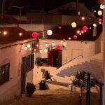 Ferragudo transforma as suas escadinhas em palco para música, cinema, teatro e outras expressões artísticas.