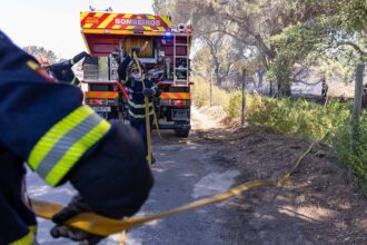 EN2 entre Aljustrel e Ervidel encerrou por razões de segurança devido a um incêndio junto a Corte Vicente Anes.