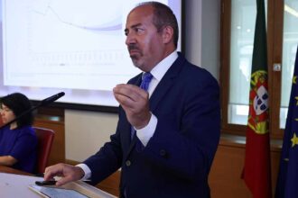 Subida do petróleo leva Banco de Portugal a agravar previsão da inflação para o próximo ano.