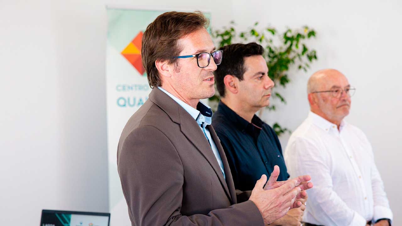 Jovens deputados de Lagoa do Algarve e dos Açores debateram emprego, saúde mental e participação cívica.
