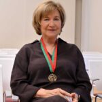 Lídia Jorge recebeu a Medalha de Mérito Cultural em Loulé, onde reafirmou a ligação ao Algarve e às suas origens.