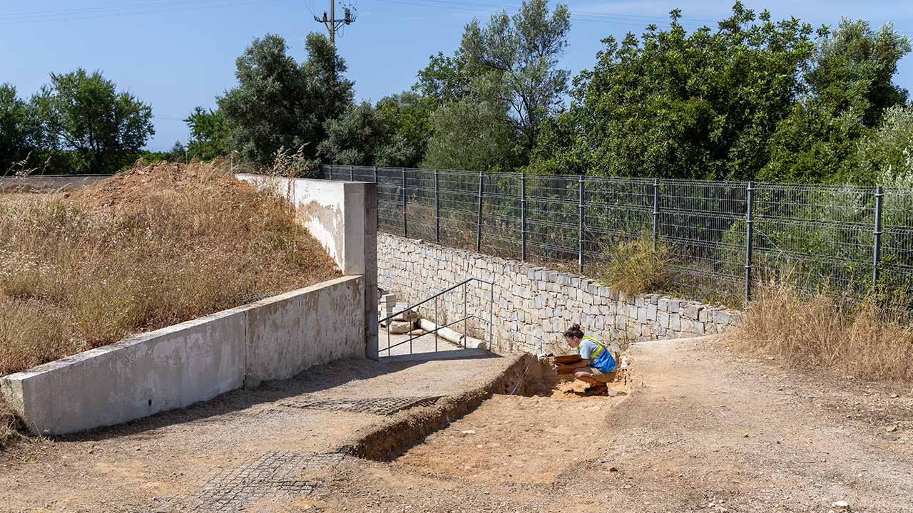 Património Cultural, entidade que agora tutela as Ruínas Romanas de Milreu investe no monumento de Estoi, Faro, com verbas do PRR.