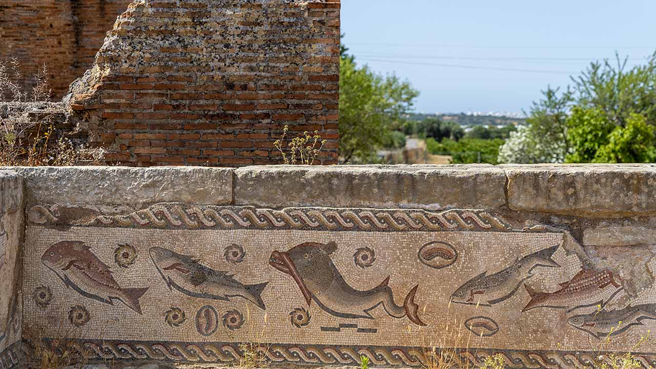 Património Cultural, entidade que agora tutela as Ruínas Romanas de Milreu investe no monumento de Estoi, Faro, com verbas do PRR.
