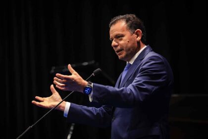 O primeiro-ministro defendeu uma menor dependência dos fundos europeus e maior aposta em projetos competitivos.