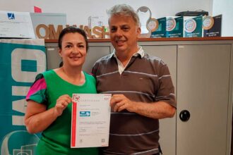 Empresa de Olhão anuncia certificação ISO 14001 e diz ser a primeira lavandaria do país a obtê-la.