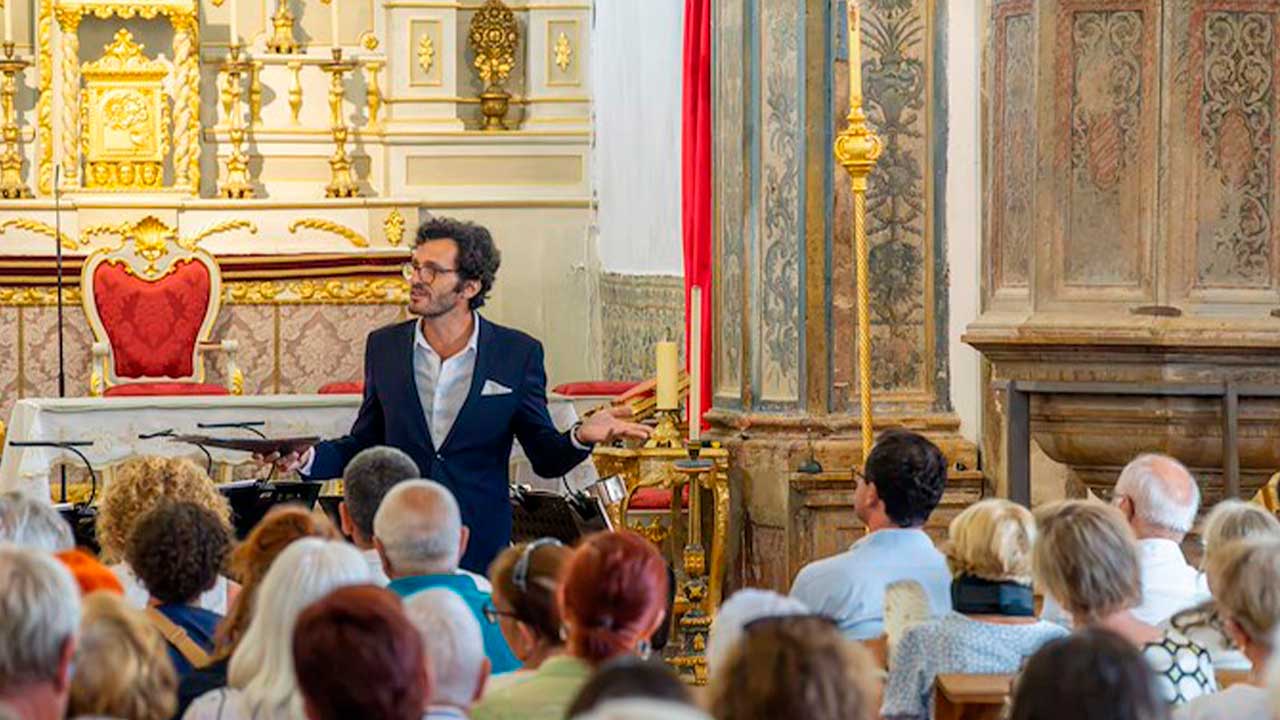Orquestra do Algarve levou música clássica à Igreja Matriz de Moncarapacho, nas celebrações dos 200 anos de Olhão.