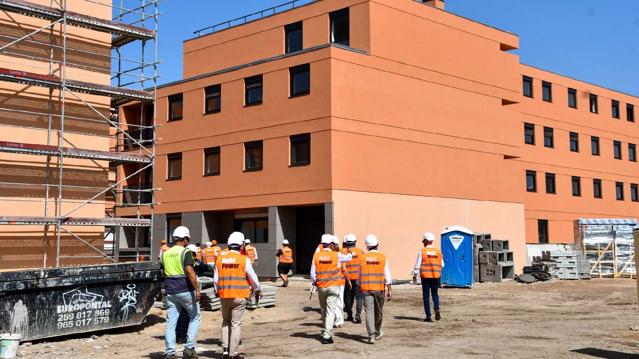 Mais de 820 famílias deverão beneficiar das intervenções previstas na Estratégia Local de Habitação de Vila Real de Santo António.