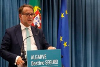 PSD de Portimão quer reunir com Luís Neves para debater segurança pública, Polícia Municipal e reforço de meios no concelho.