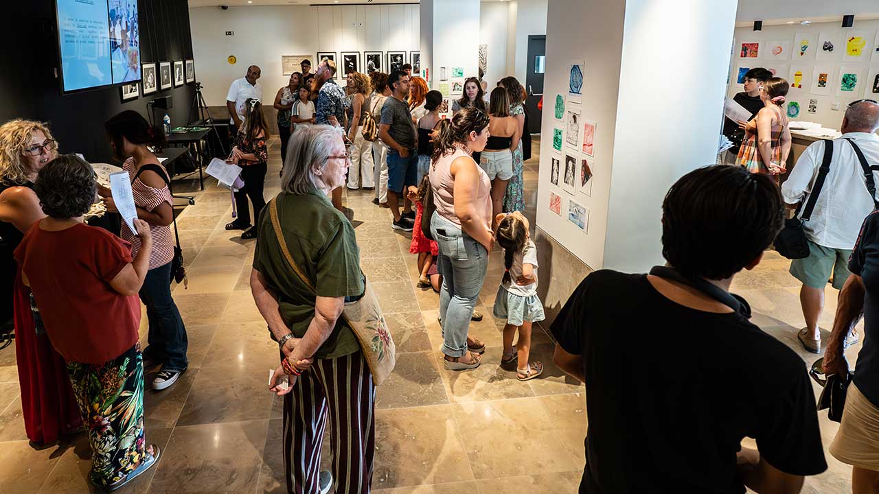 Cerca de 300 alunos participam na exposição «Pequenos BARTOs», patente até 30 de junho no Teatro Municipal António Pinheiro.