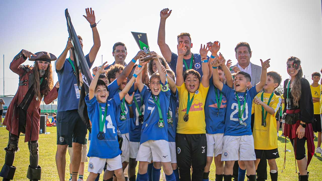 Cerca de 1.200 atletas participaram na 10.ª edição do Pirates Cup, realizada em Albufeira.