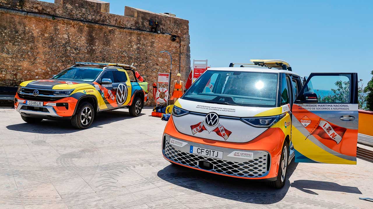 Segurança balnear reforçada com 32 viaturas entregues ao ISN durante uma cerimónia realizada em Portimão.