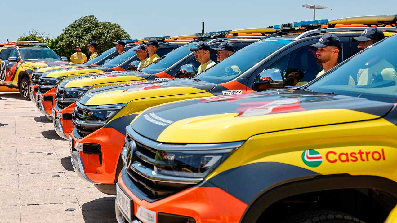 Segurança balnear reforçada com 32 viaturas entregues ao ISN durante uma cerimónia realizada em Portimão.