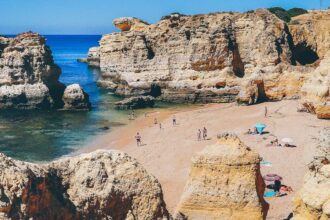 Qualidade de Ouro chega a 19 praias de Albufeira e coloca o concelho no topo nacional, a par de Vila Nova de Gaia.