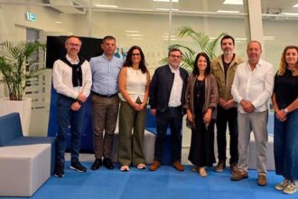 Rede InovaJuntos junta Olhão, Cascais, Guimarães e Valongo para impulsionar cooperação e projetos inovadores.
