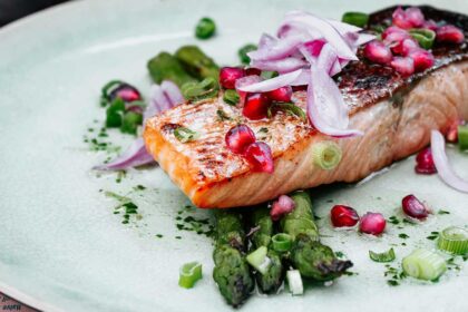 UAlg elimina a carne de vaca da oferta alimentar e reforça o consumo de alimentos de origem vegetal e marinha nos campi.