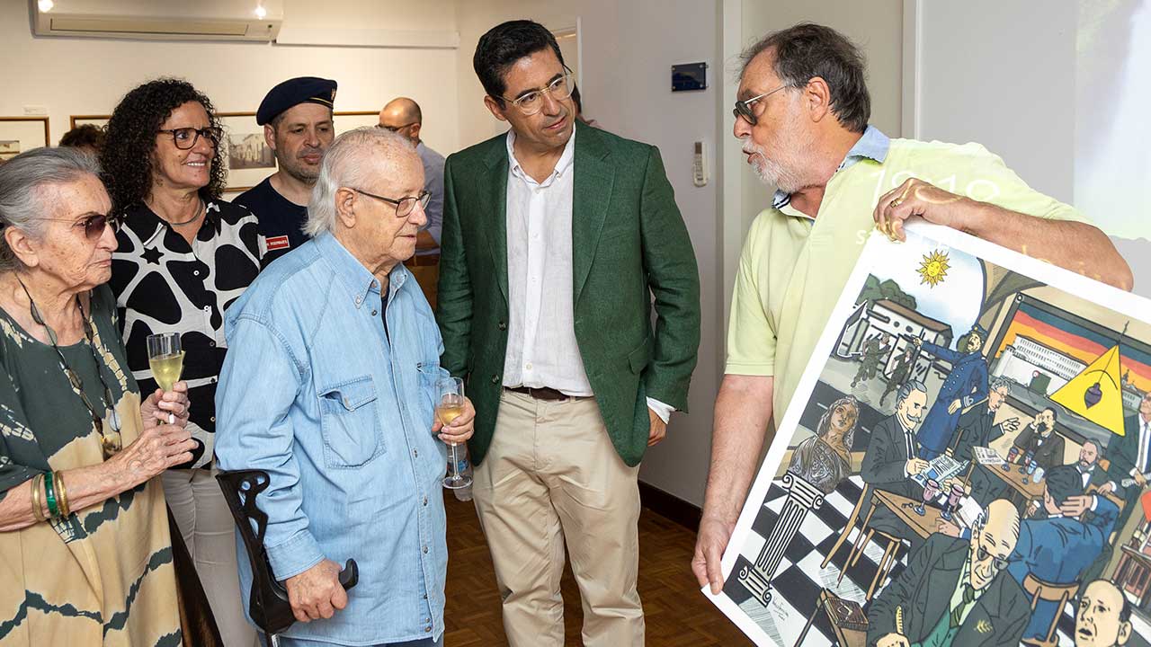 Albufeira reuniu 38 fotografias de Vítor de Sousa no Arquivo Histórico, numa homenagem à memória visual do concelho.