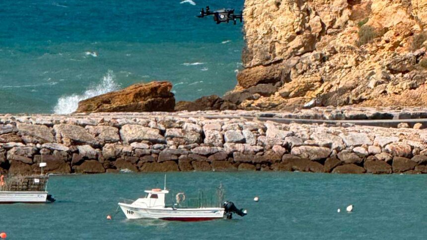 Buscas por um jovem britânico desaparecido no mar em Albufeira foram retomadas hoje.