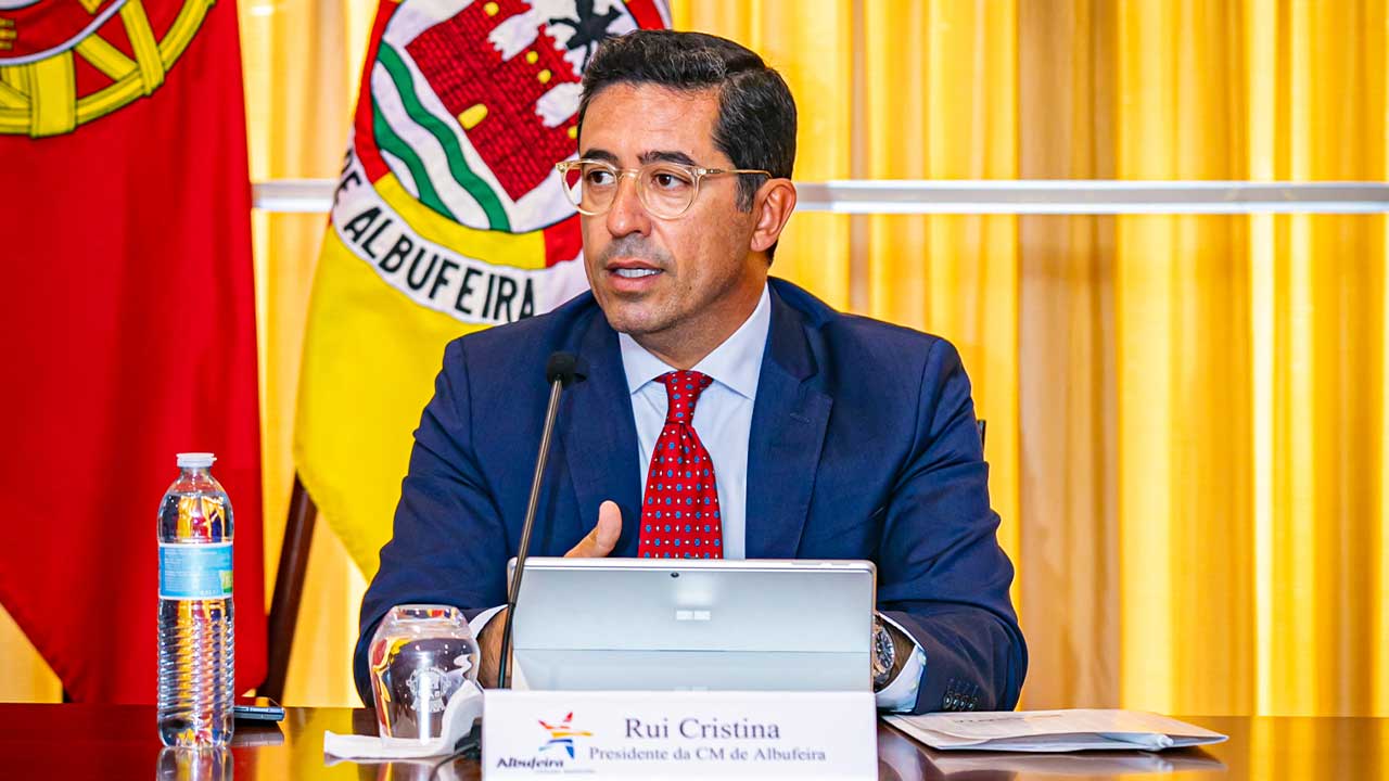 Especialistas, arquitetos, engenheiros e juristas participaram na conferência realizada em Albufeira.