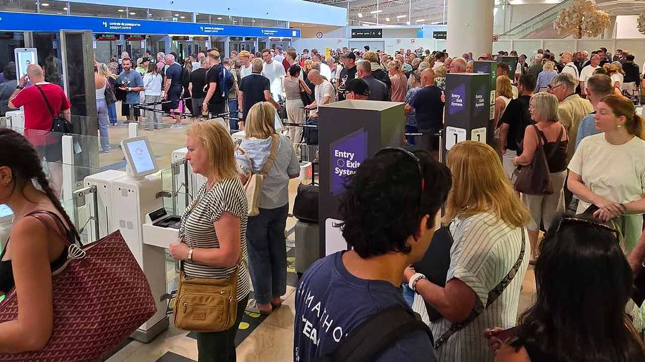 Companhia aérea alerta para filas mais longas nos aeroportos e defende uma gestão mais flexível do EES.