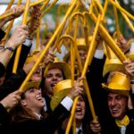 Estudantes, docentes, familiares e comunidade académica participam no Cortejo dos Finalistas 2026.