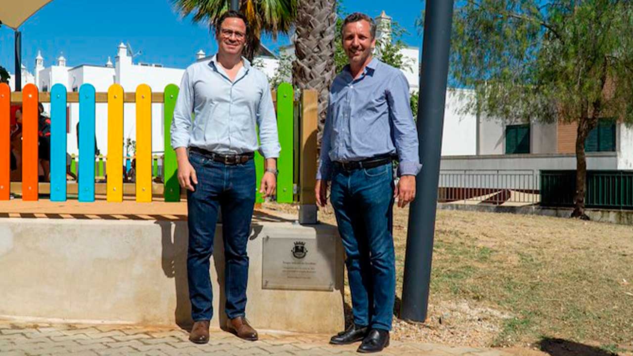 Quelfes ganhou um novo parque infantil e uma zona de fitness ao ar livre, resultado de um investimento de 140 mil euros.
